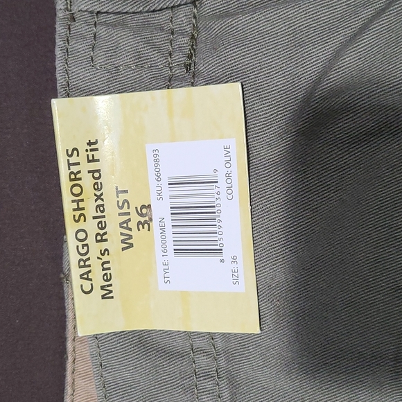 Relaxed Fit Cargo Shorts Size 36 - Olive - New - Picture 2 of 11
